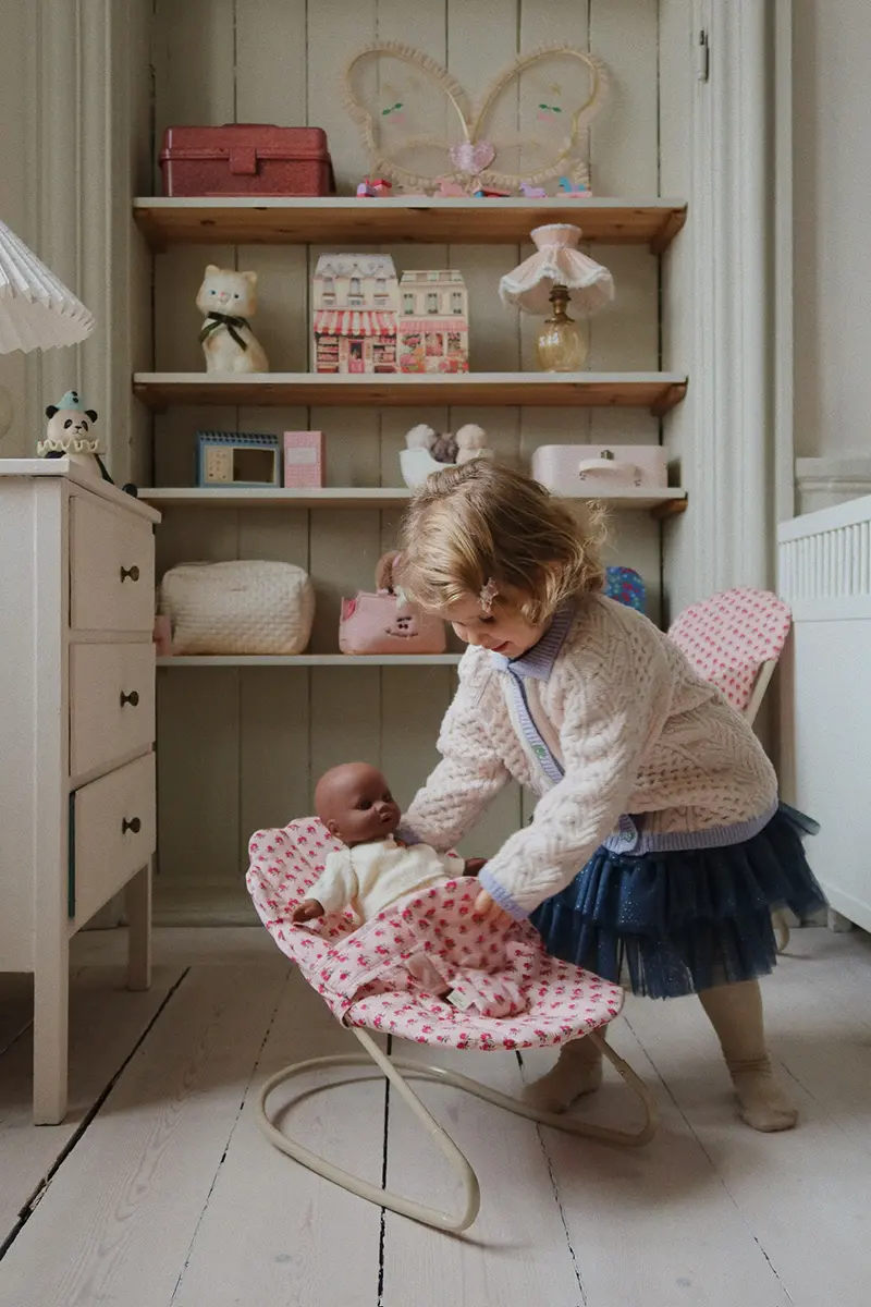Konges Sløjd Puppen Babywippe „Rosie Rose“ für 40cm-Puppen
