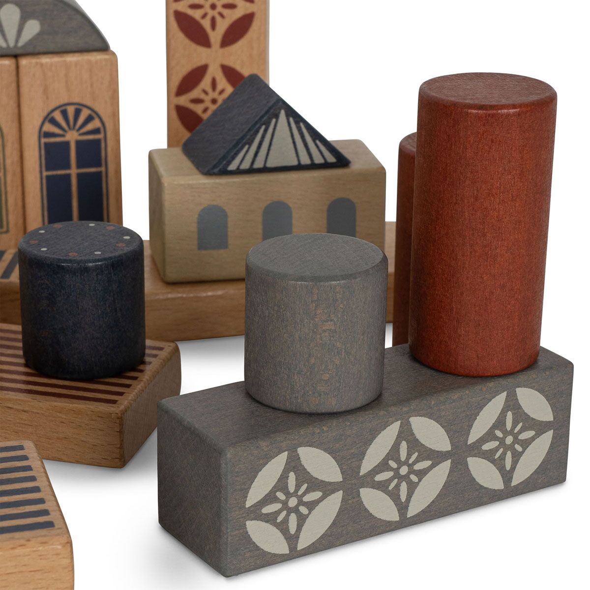 Konges Sløjd Holzbauklötze-Spielset „Stadt“, FSC®-zertifiziert, 34-teilig – Bild 4
