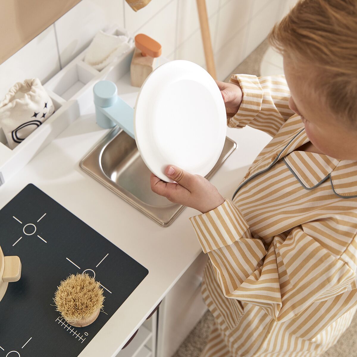 Kids Concept Spielküche mit Geschirrspüler, FSC® – Bild 5