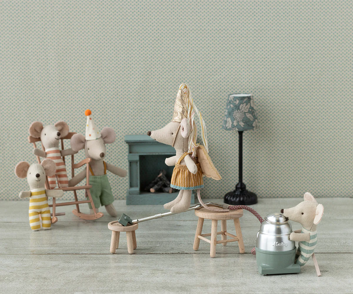 Maileg Puppenhaus Hocker- und Tischset aus Holz für die Mäusefamilie Mood