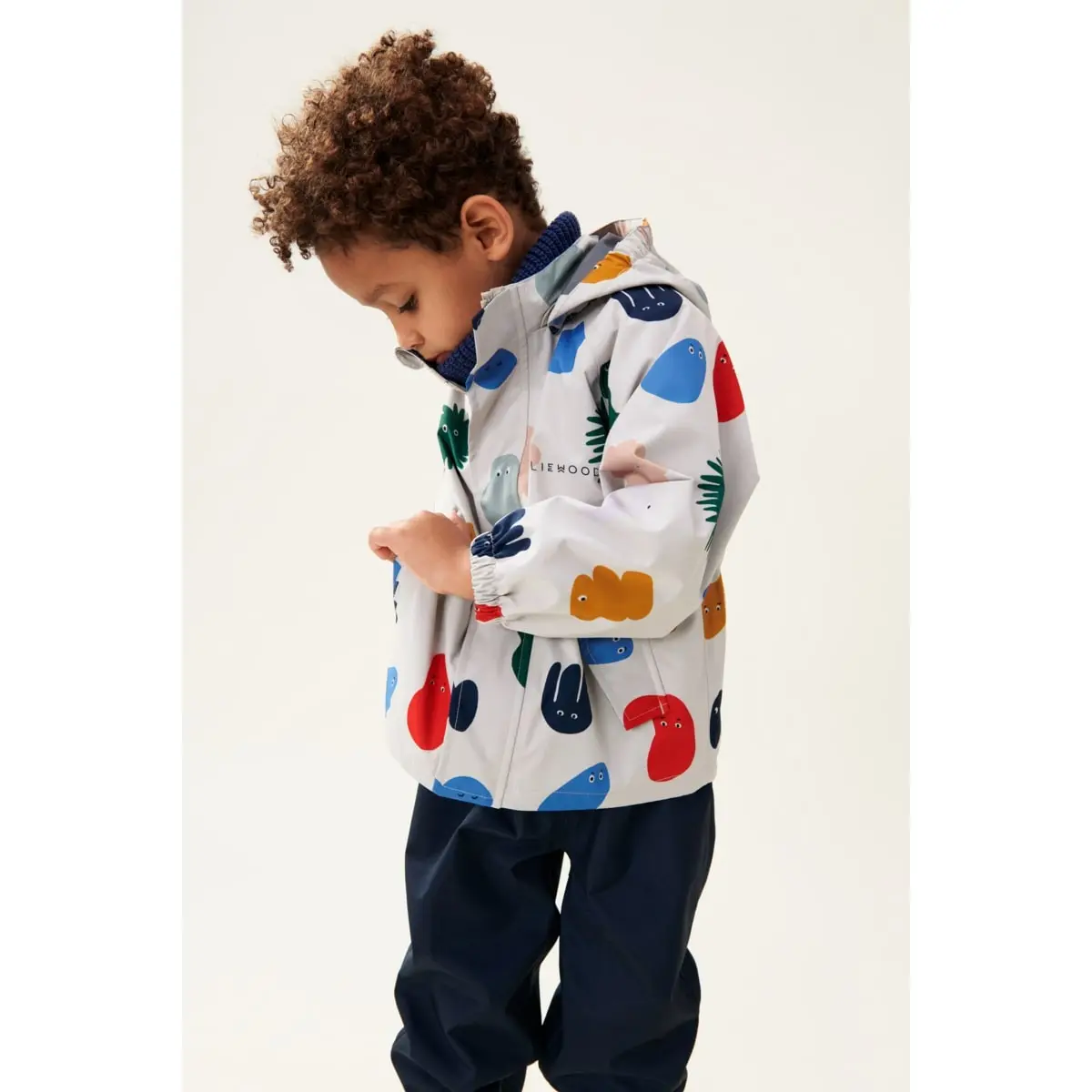Liewood Softshell Regenjacke Pedia „Robots / Indigo blue“, Gr. 104, 116, 122, 134 – Bild 6