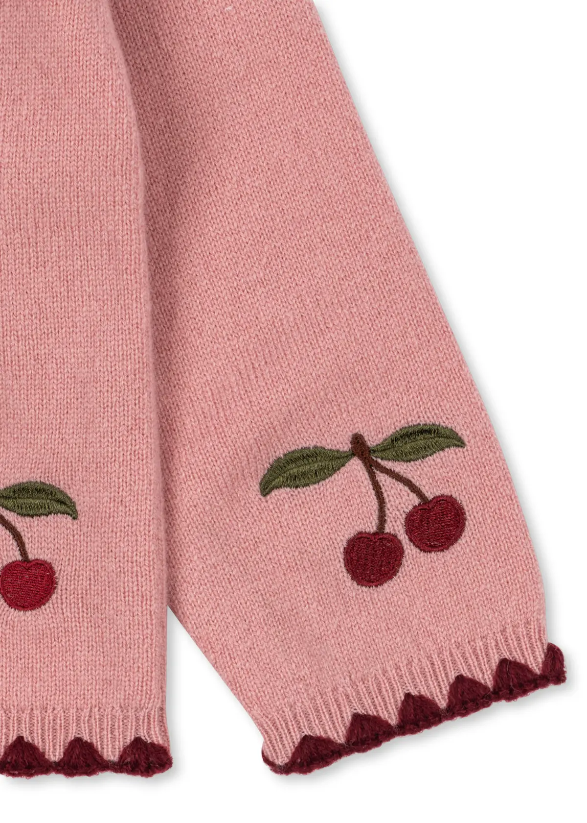Konges Sløjd Strickjacke Collette „Pale Blush“ – Kirschstickerei am Ärmel