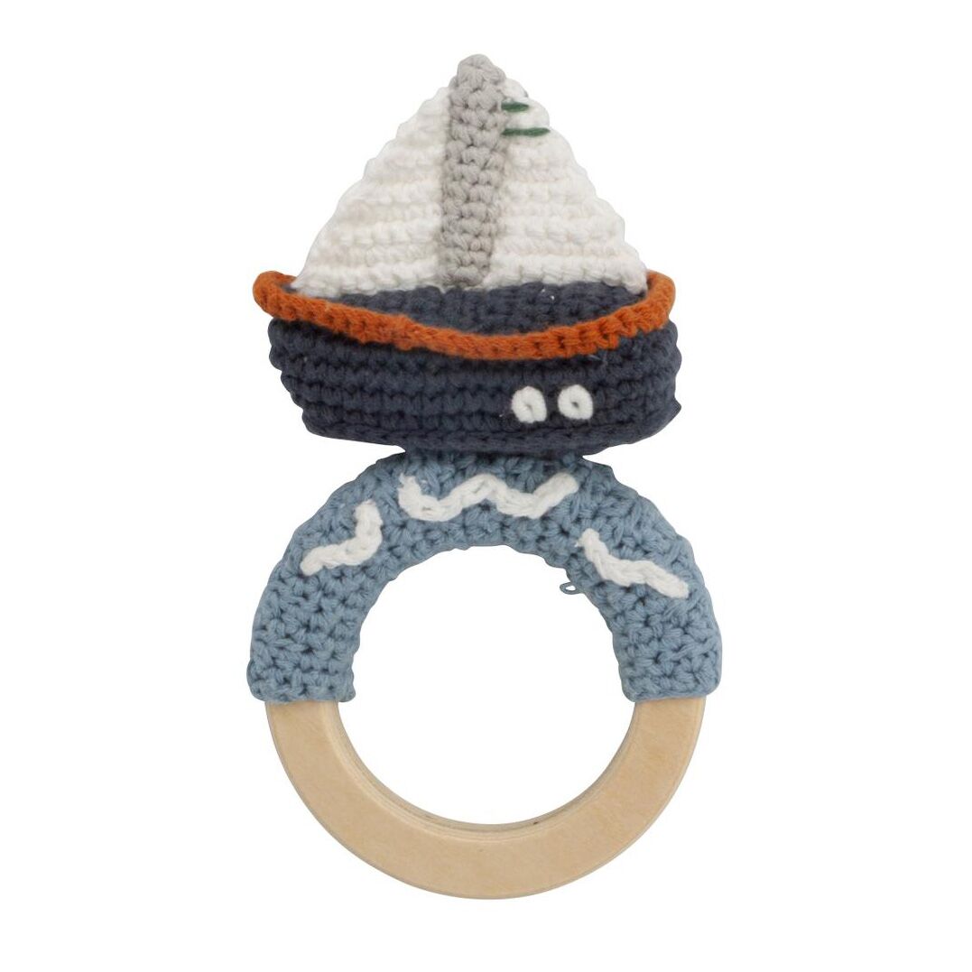 Sebra Häkel-Rassel Boot auf Holzring