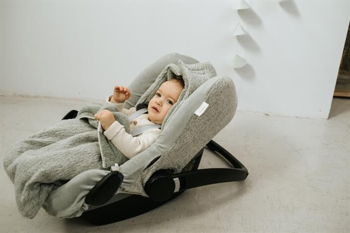 koeka Fußsack Vigo Teddy shadow green / leaf für Babyschalen – Bild 3