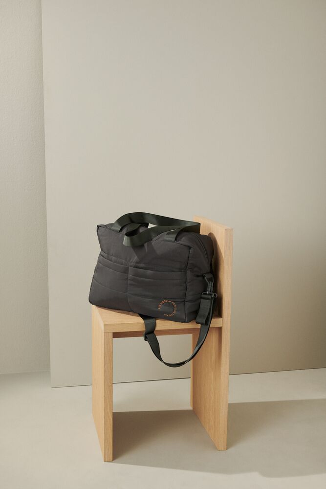 DELISTED Liewood Pile Wickeltasche Menza „Mega leo / Nebelgrau“, Sherpa, 30x40x20cm – Bild 5