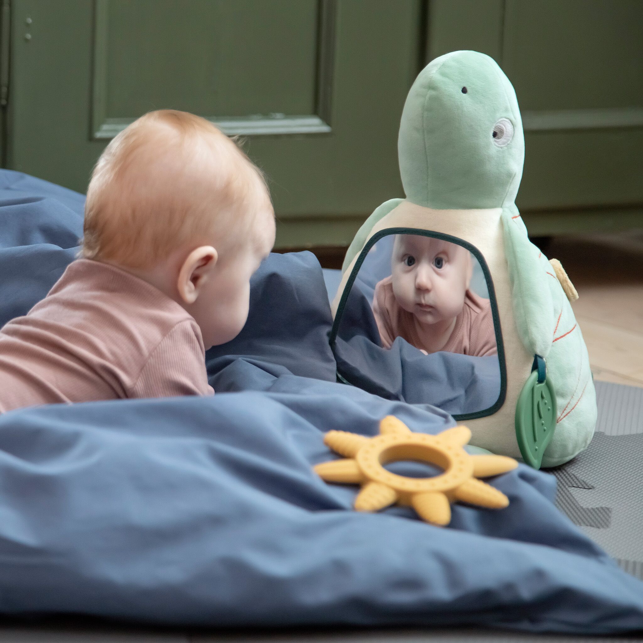 DELISTED Sebra Aktivitätsspielzeug „Turbo die Schildkröte“ – Bild 2