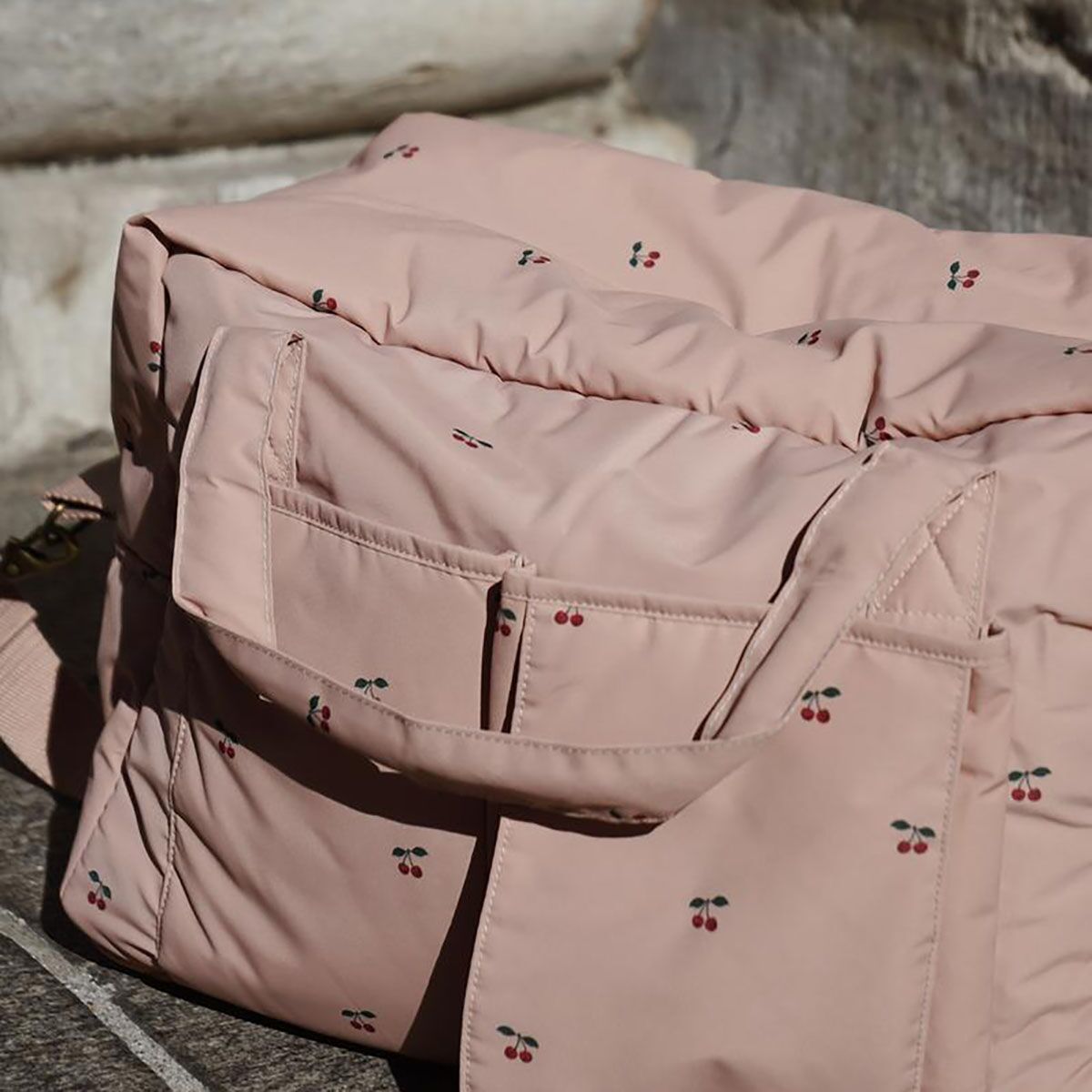 DELISTED Konges Sløjd Wickeltasche „Cherry Blush“, inkl. Wickeltunterlage – Bild 9