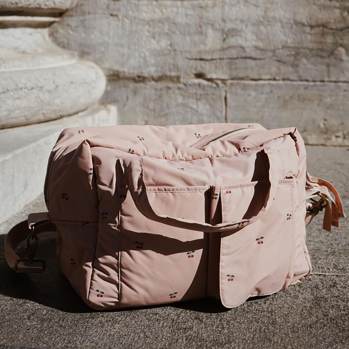 DELISTED Konges Sløjd Wickeltasche „Cherry Blush“, inkl. Wickeltunterlage – Bild 7