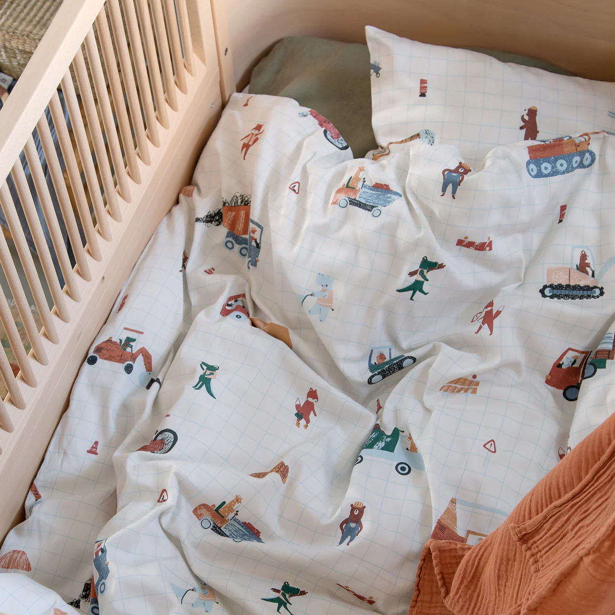 Sebra Baby-Bettwäsche „Busy Builders“, 100x70cm / 45x40cm