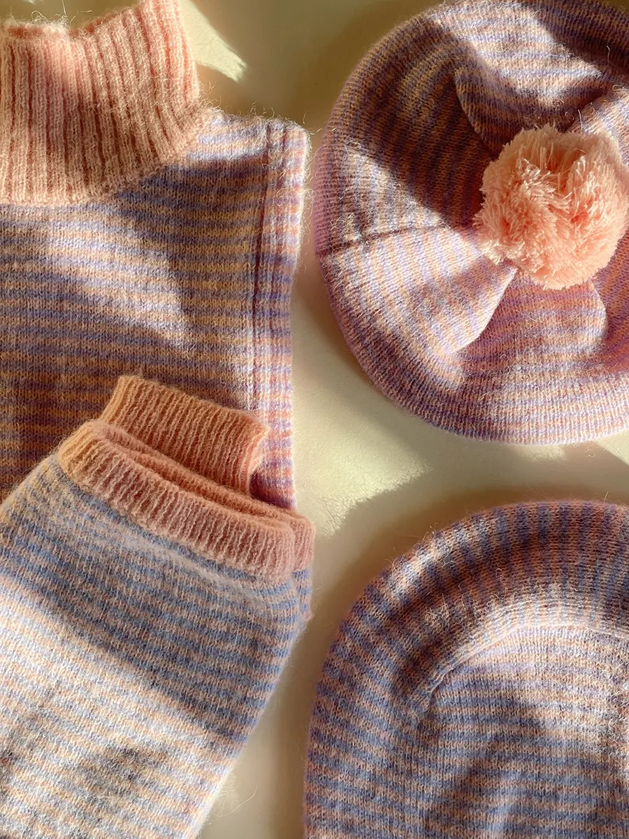 Konges Sløjd Nackenwärmer Berle „Purple / Pink Dolphin“