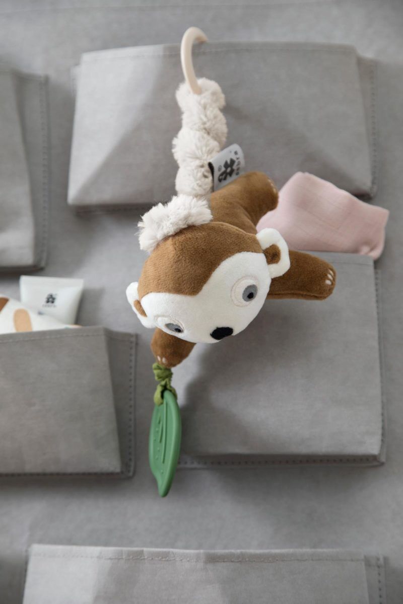 Sebra Activity-Spielzeug „Maci der Affe“ Mood