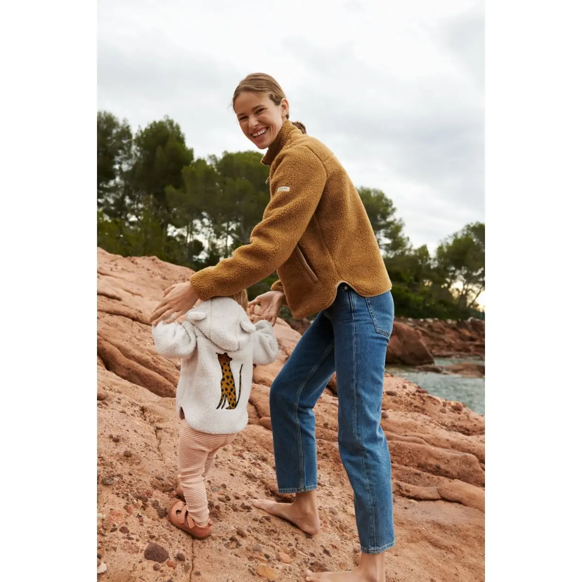 Liewood Sherpa Erwachsenen Jacke Nelson „Golden caramel / Oat mix“, Gr. 34-42 – Bild 8