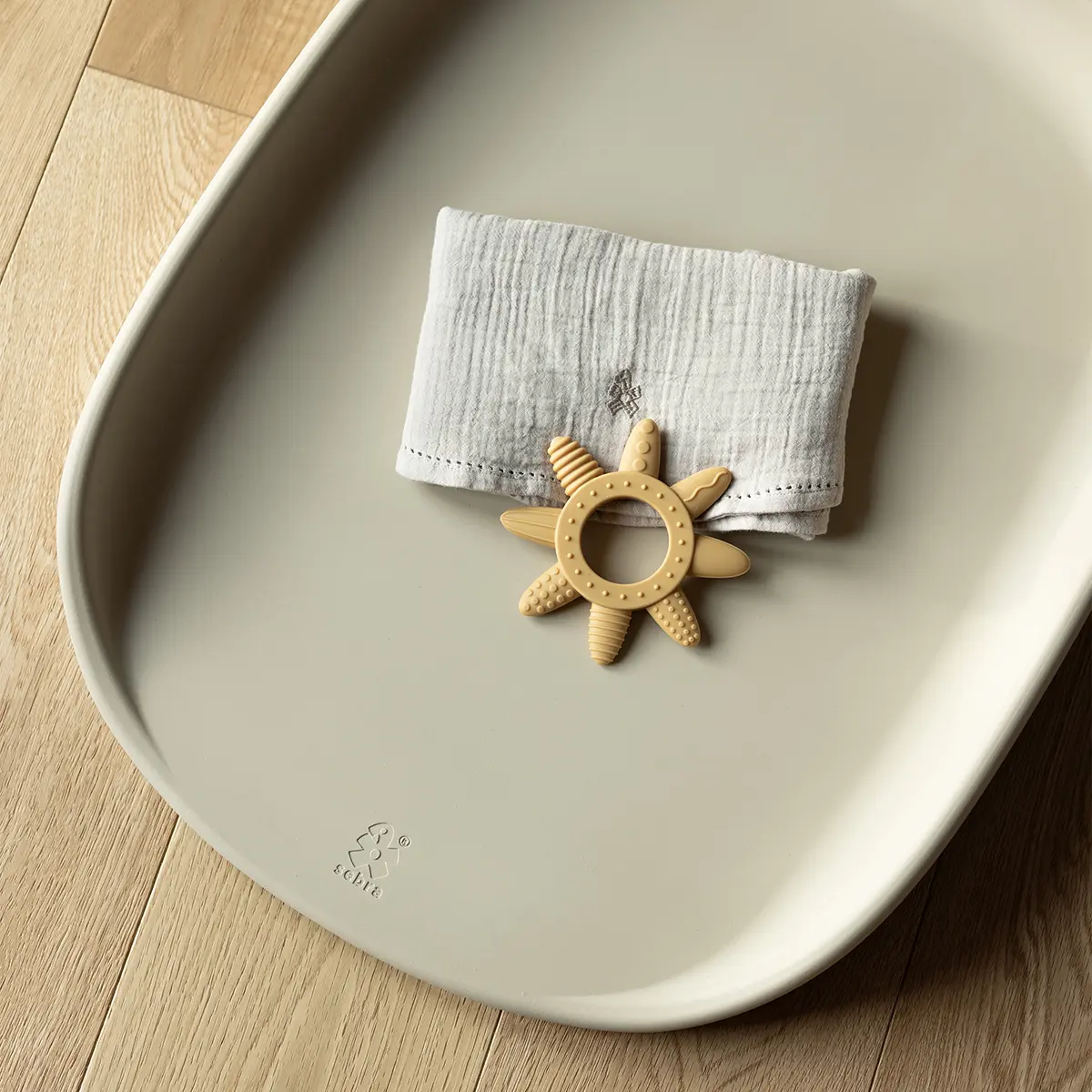 Sebra PUSLE PUR Wickelmatte, limitierte Farbe: „mist beige“