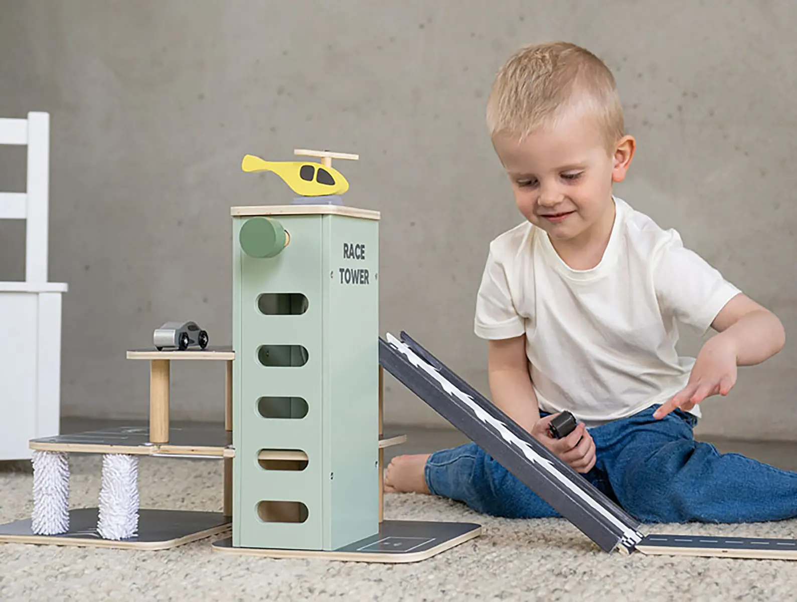 Jabadabado Parkhaus Garage aus Holz
