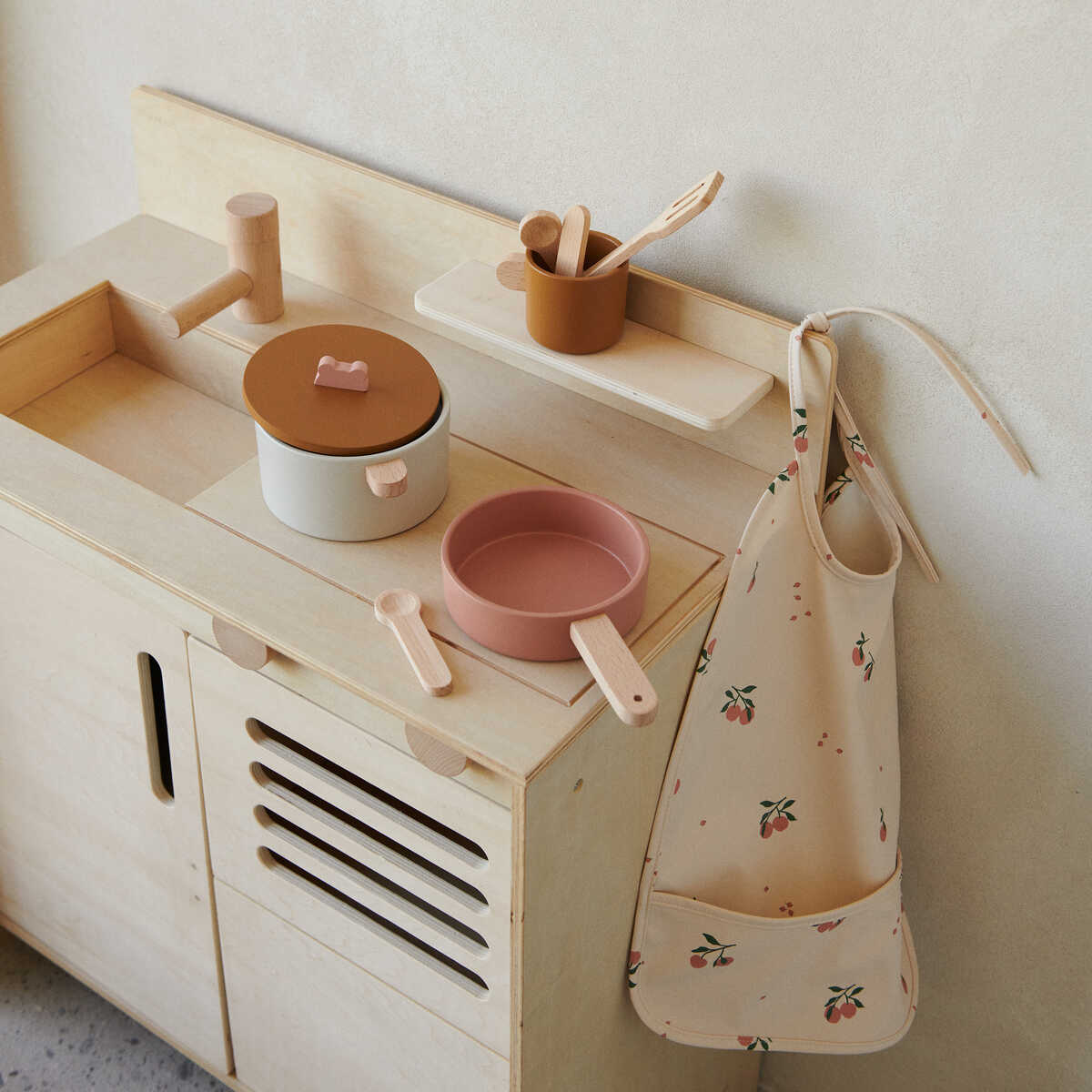 Liewood Kinderspielküche Mario „Tuscany rose“, Buchenholz – Bild 3