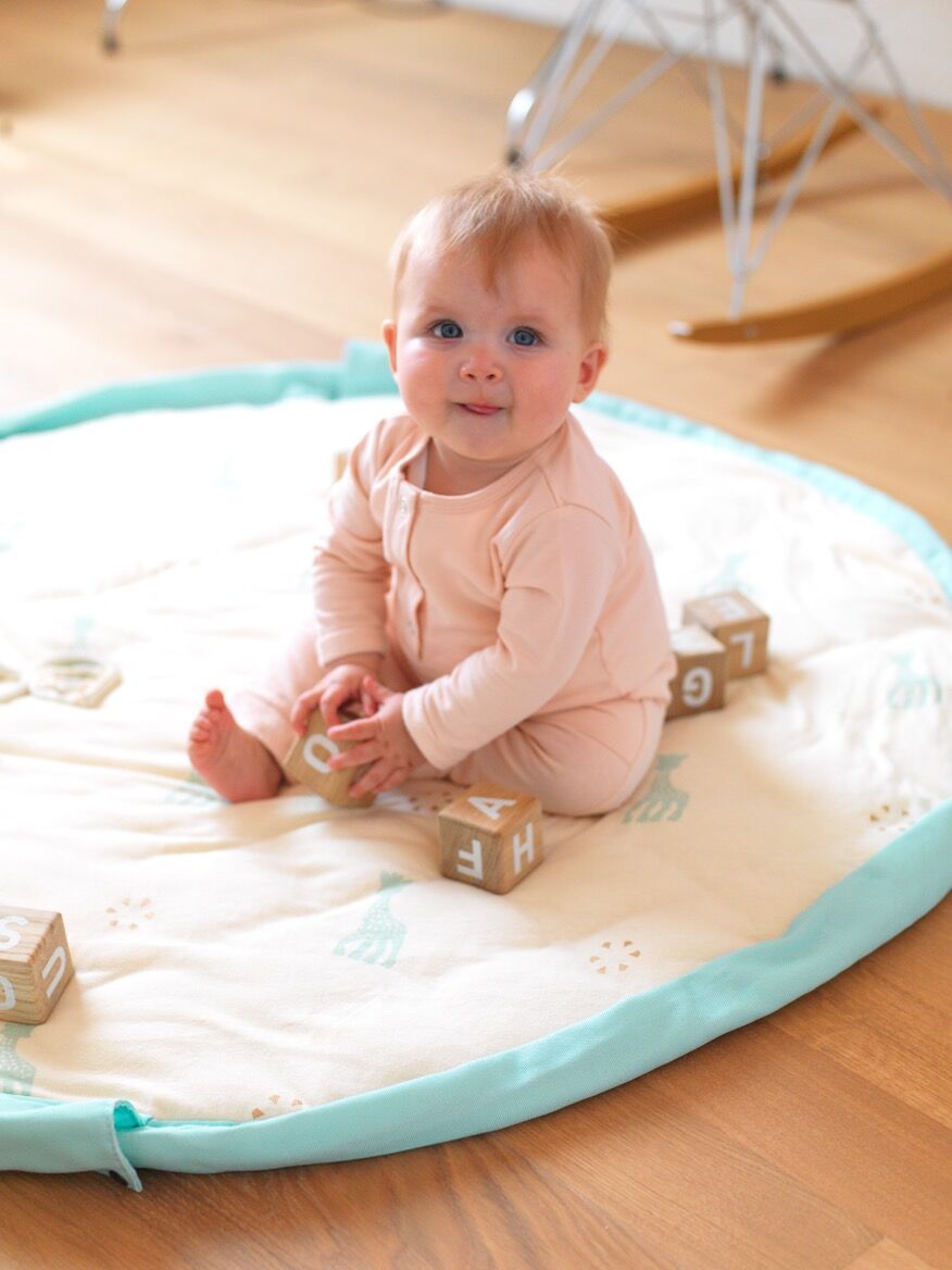 Play&Go Soft 3-in-1 Spielzeugsack Spielteppich Krabbeldecke Sophie La Girafe (ø120cm) – Bild 7
