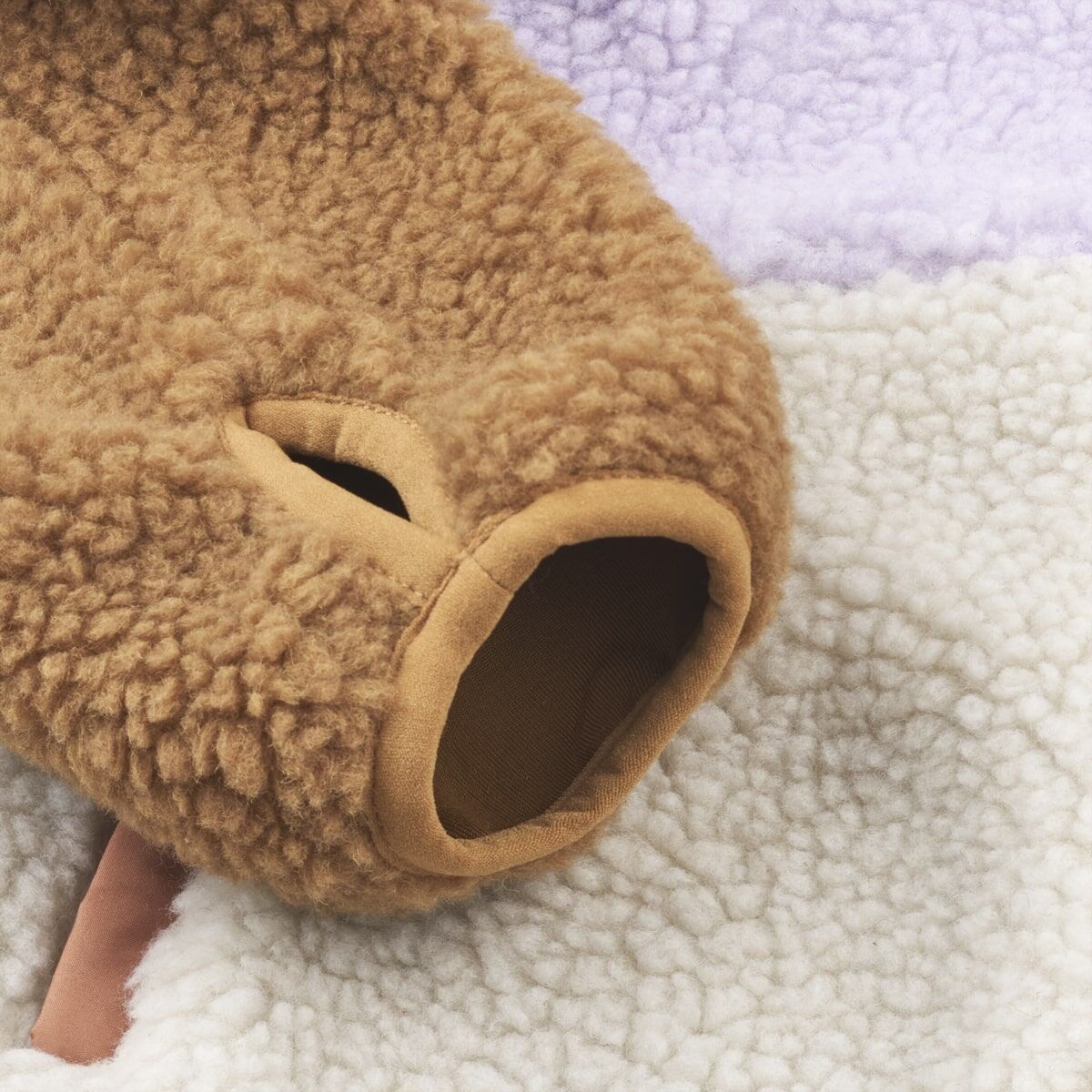 DELISTED Liewood Nolan Sherpa Jacke für Kinder „Golden caramel / Misty lilac“ – Bild 4