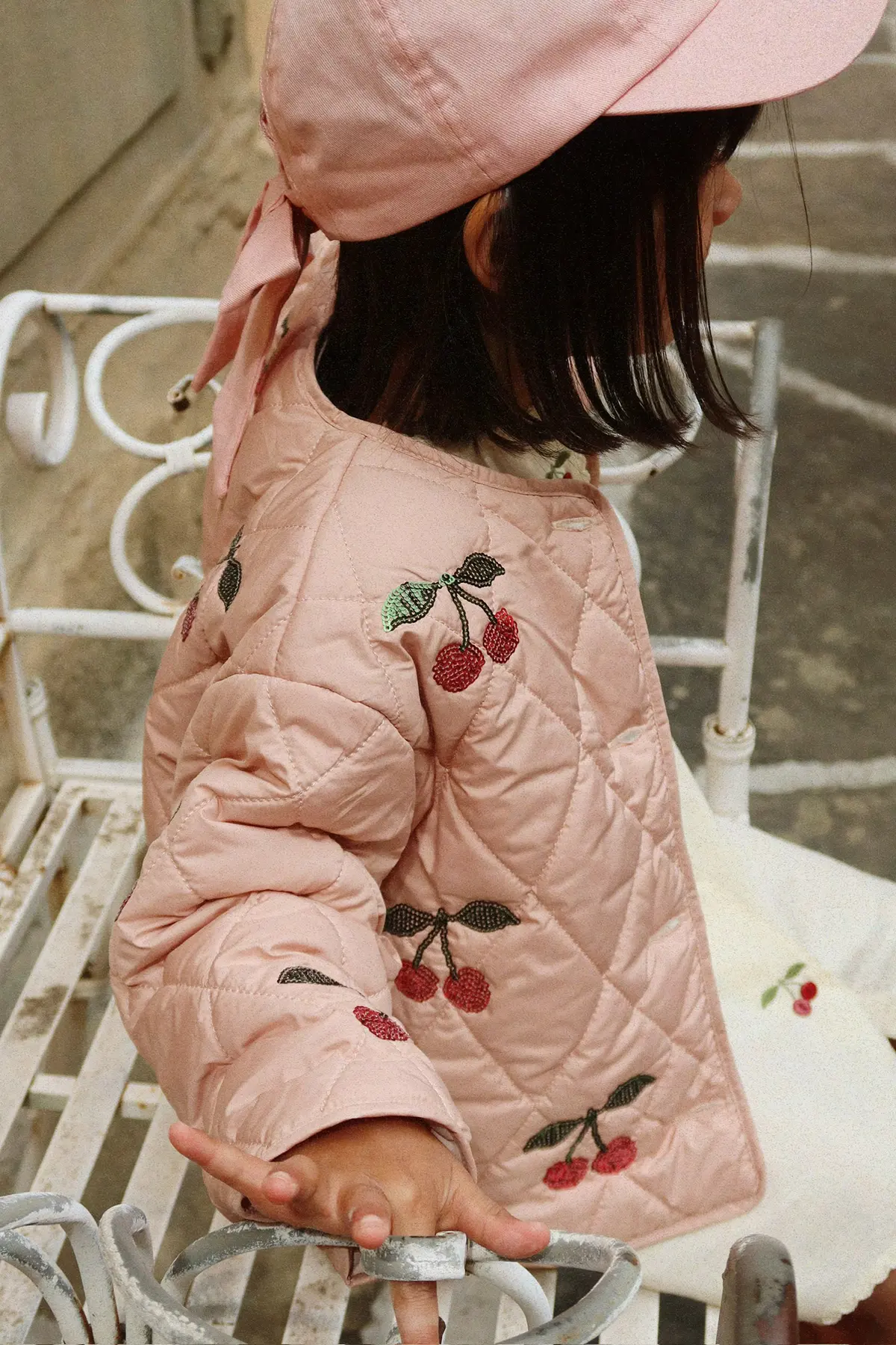 Konges Sløjd Steppjacke Flora „Ma Grande Cerise“ mit Pailletten