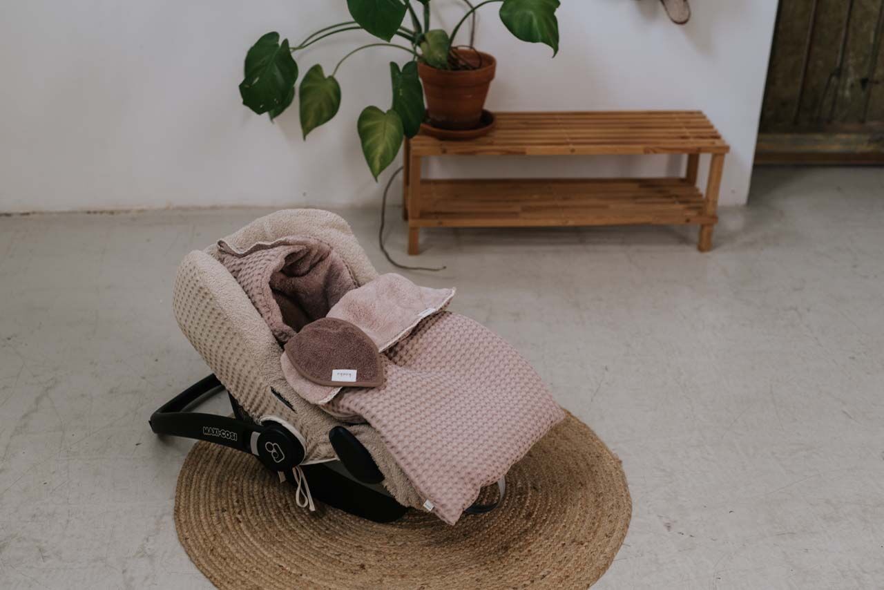 koeka Fußsack Oslo „grey pink : grey pink“ für 3-Punktgurt Mood