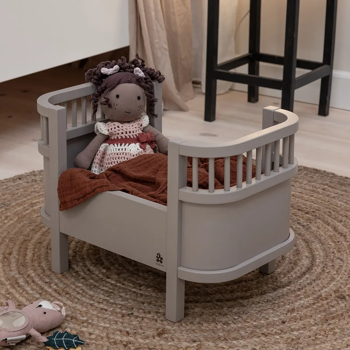 DELISTED Sebra Puppenbett „jetty beige“ inkl. Matratze – Bild 3