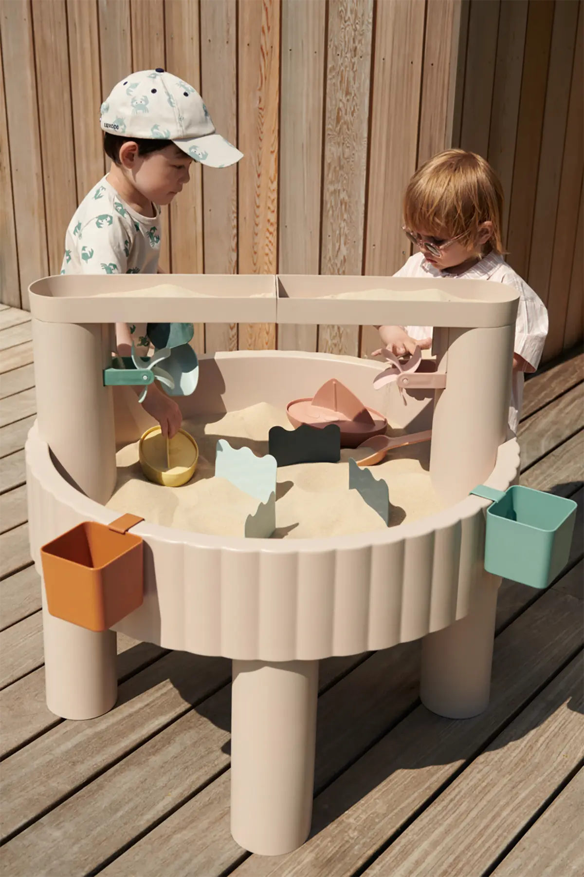 Liewood Outdoor Spieltisch Sepp „Beach blue multi mix“, 80x76cm – Bild 2