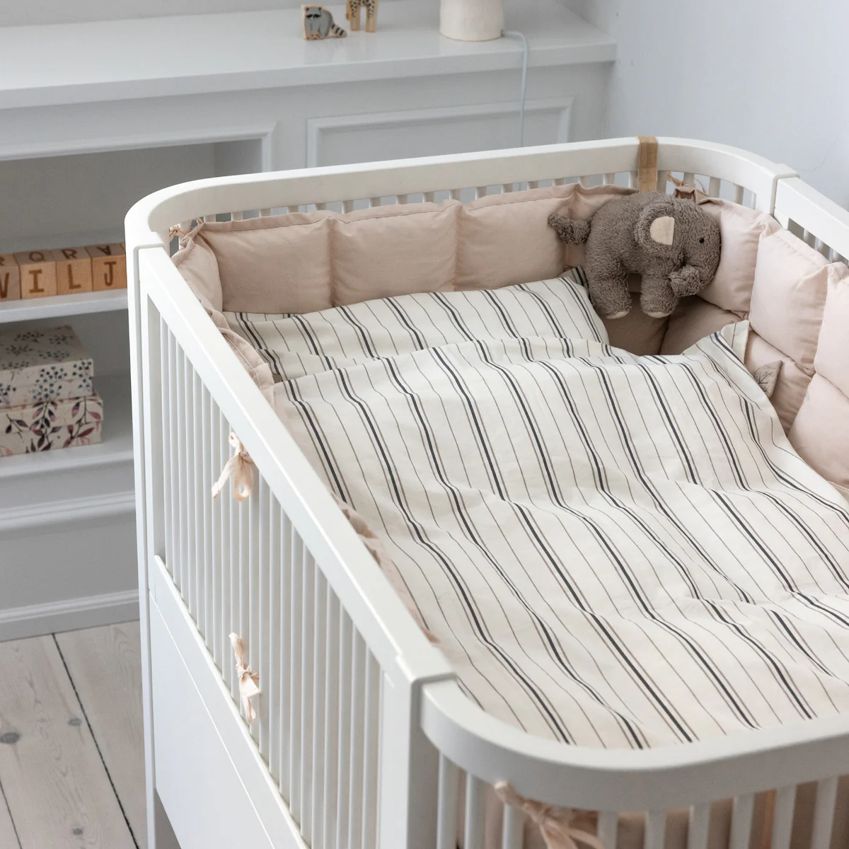 Sebra Baby-Bettwäsche „Cream stripe“, Perkal, 100x70cm / 45x40cm