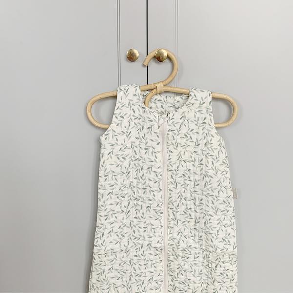 DELISTED Cam Cam Musselin Schlafsack 0-6 M „Green Leaves“, 66x37cm, GOTS – Bild 2