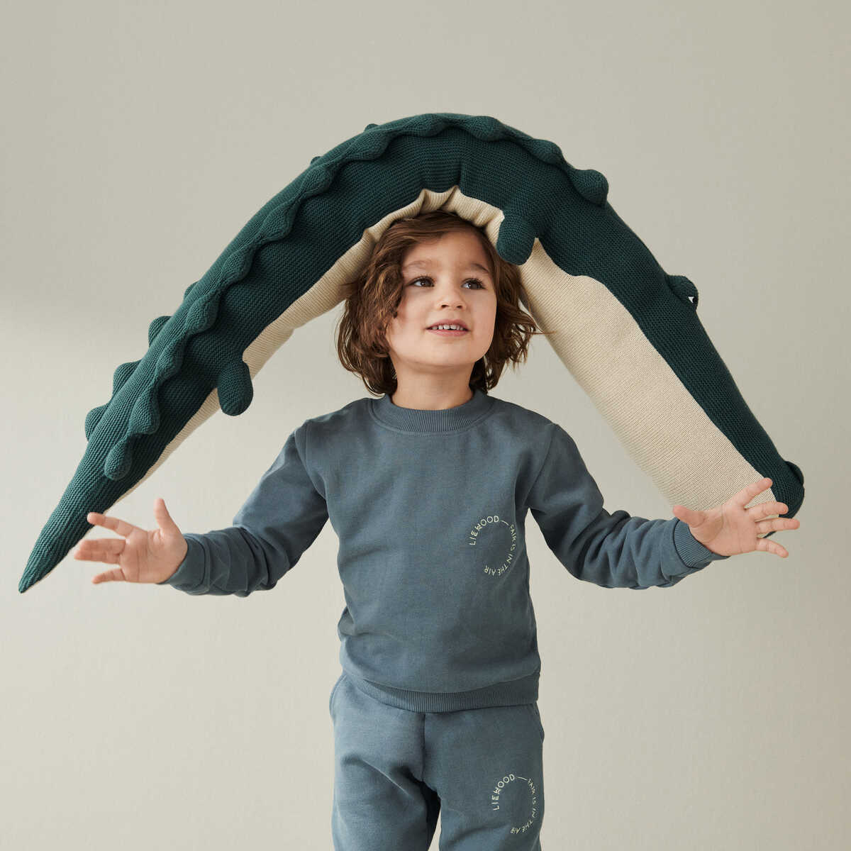 DELISTED Liewood Kinder-Sweatshirt Thora „Whale blue“ – Bild 8