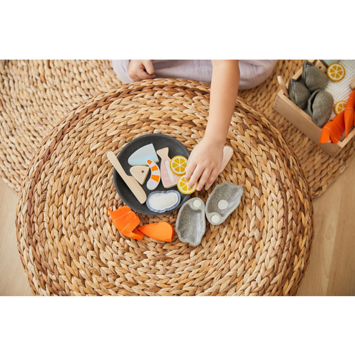 PlanToys Meeresfrüchte-Platte Spielset aus Holz – Bild 11