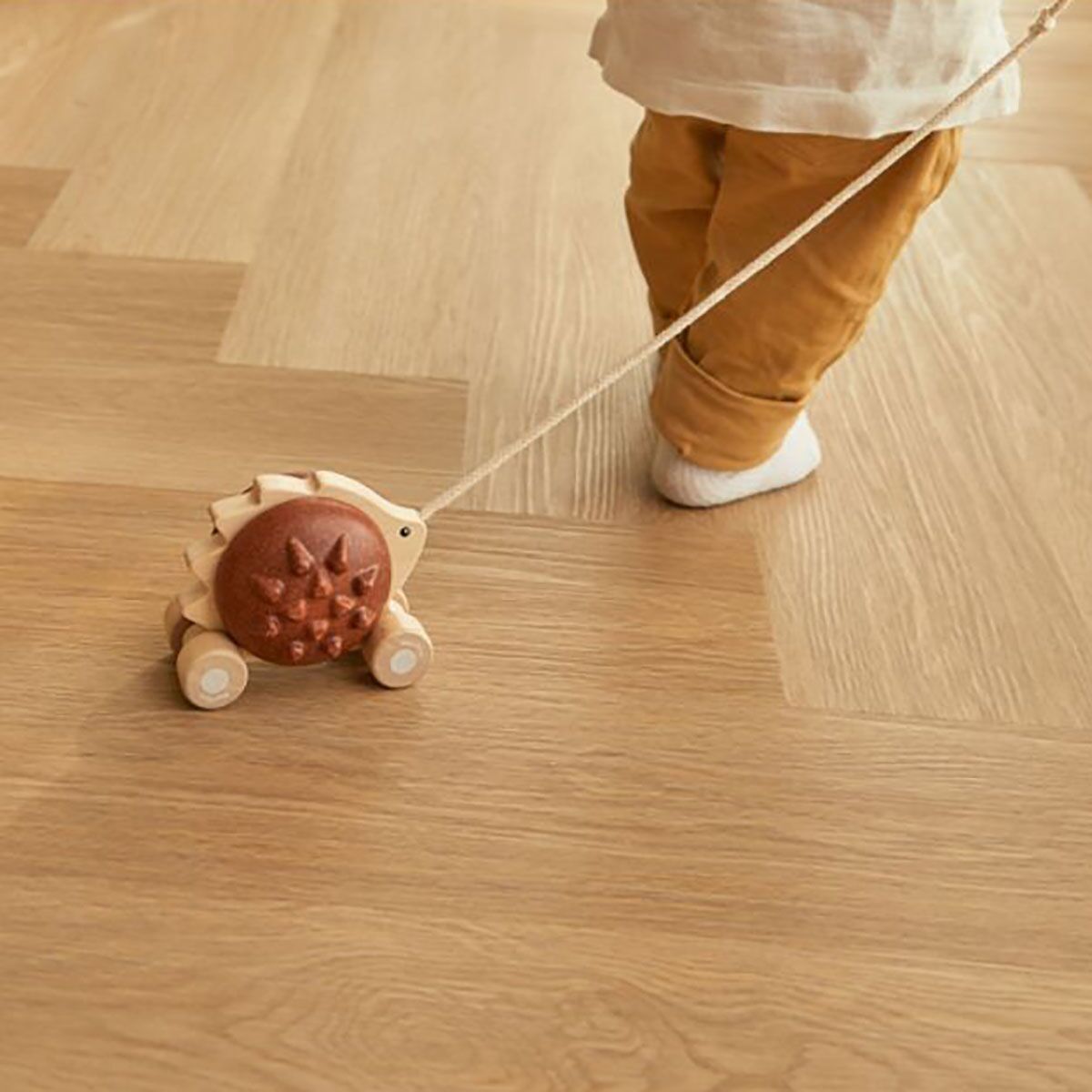 PlanToys Nachziehtier Igel „braun“ – Bild 3
