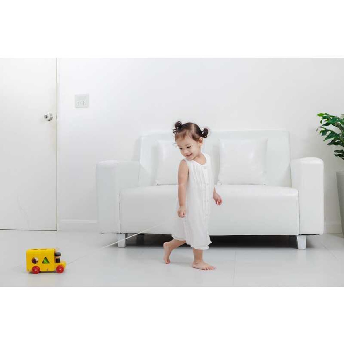 PlanToys Sortierbus aus Holz – Bild 3