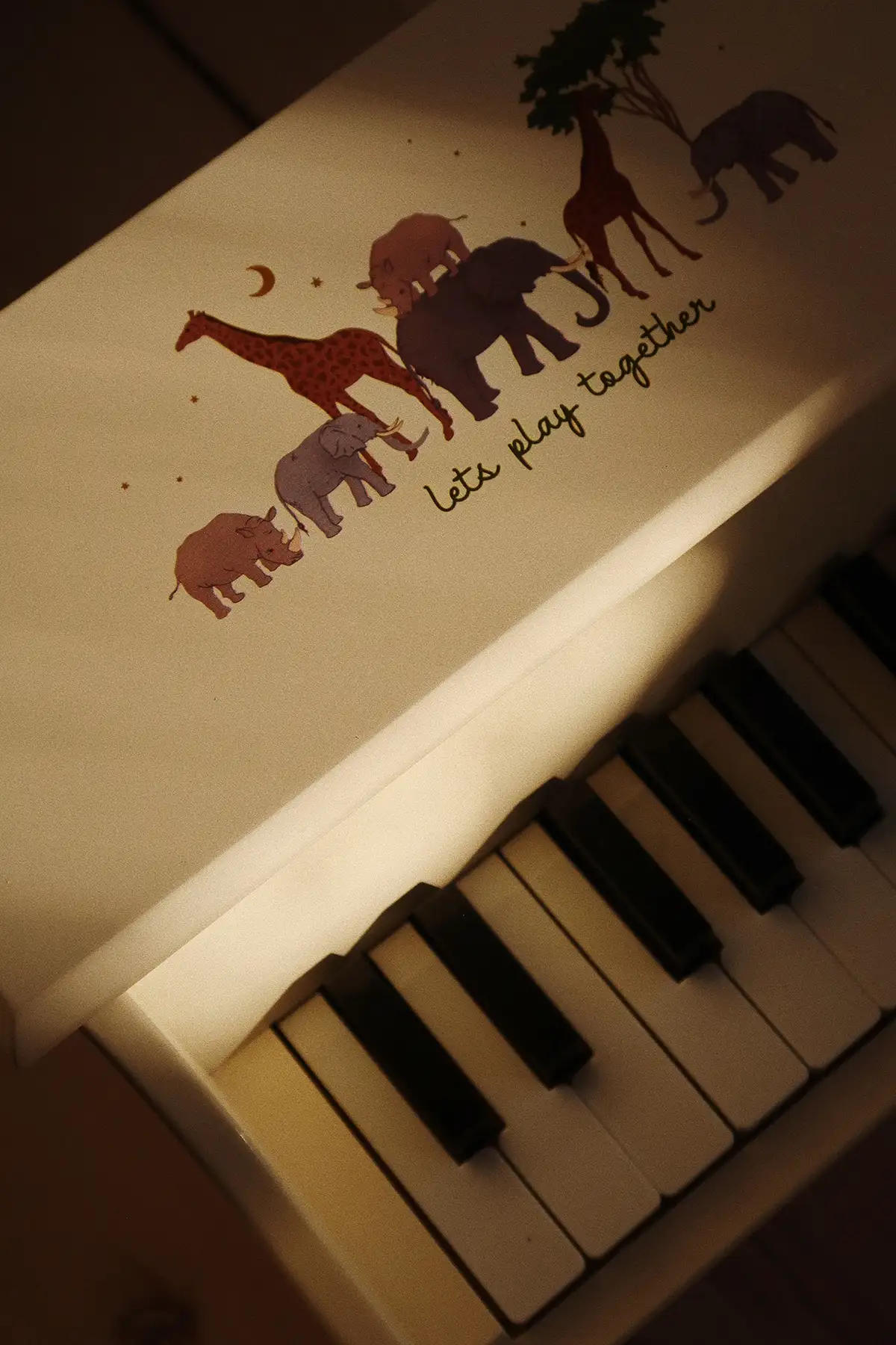 Konges Sløjd Spielzeug Miniatur-Klavier „Safari“, FSC®-Holz