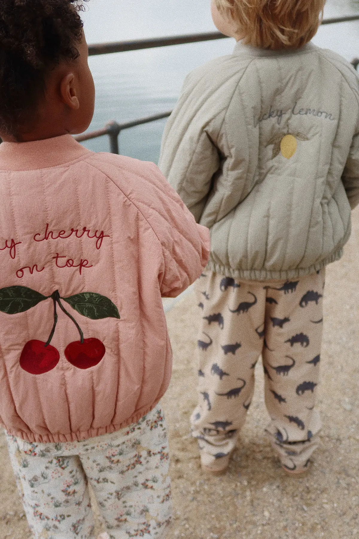 DELISTED Konges Sløjd Bomberjacke Juno „Cherry / Cameo Brown“ – Bild 9