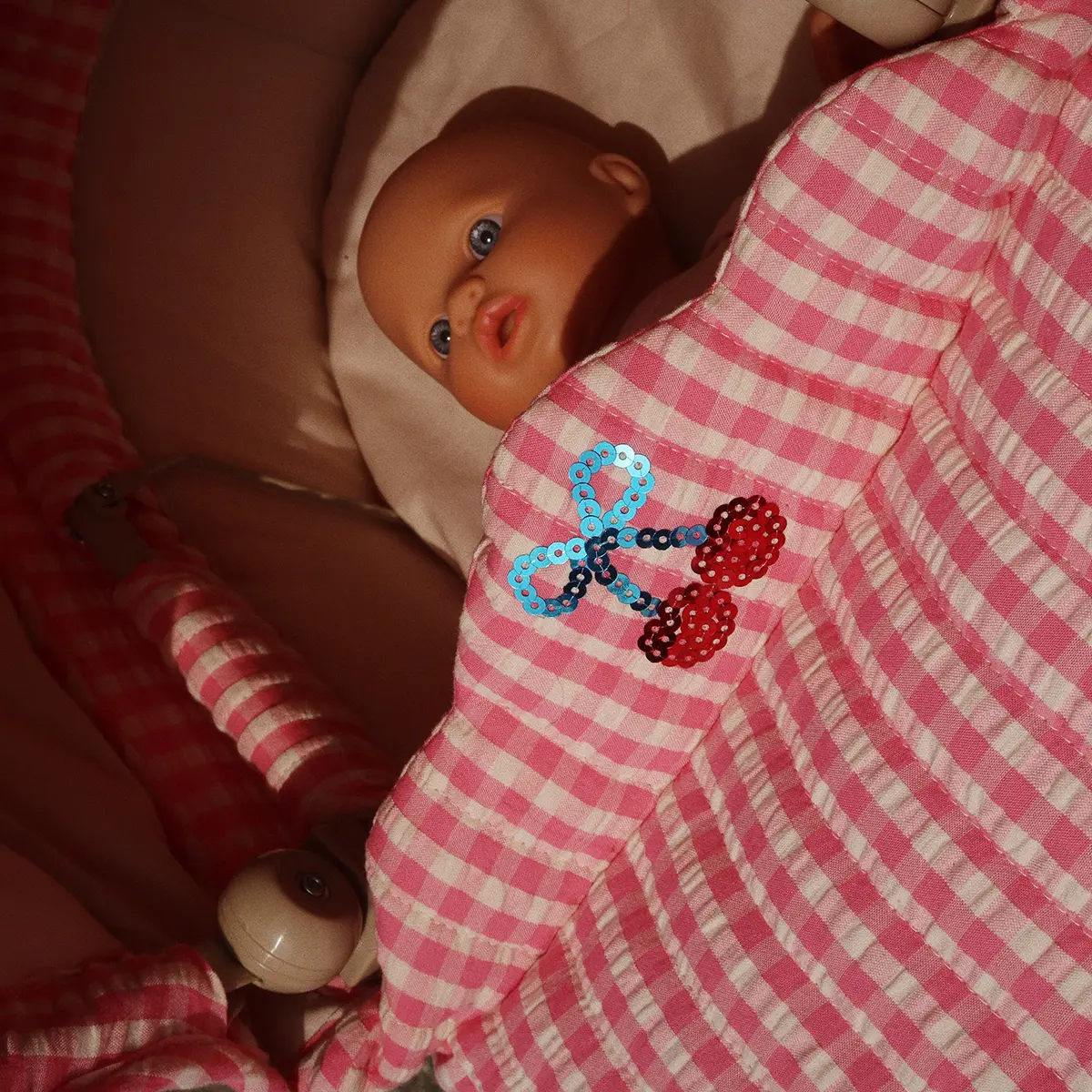 Konges Sløjd Puppen-Buggy „Bubblegum Check“