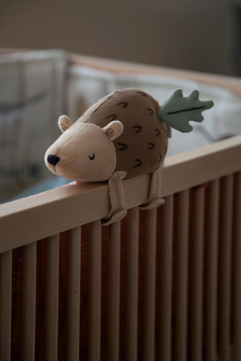 Sebra Spieluhr „Twinkle der Igel“ mit Brahms Wiegenlied, 20x11cm Mood