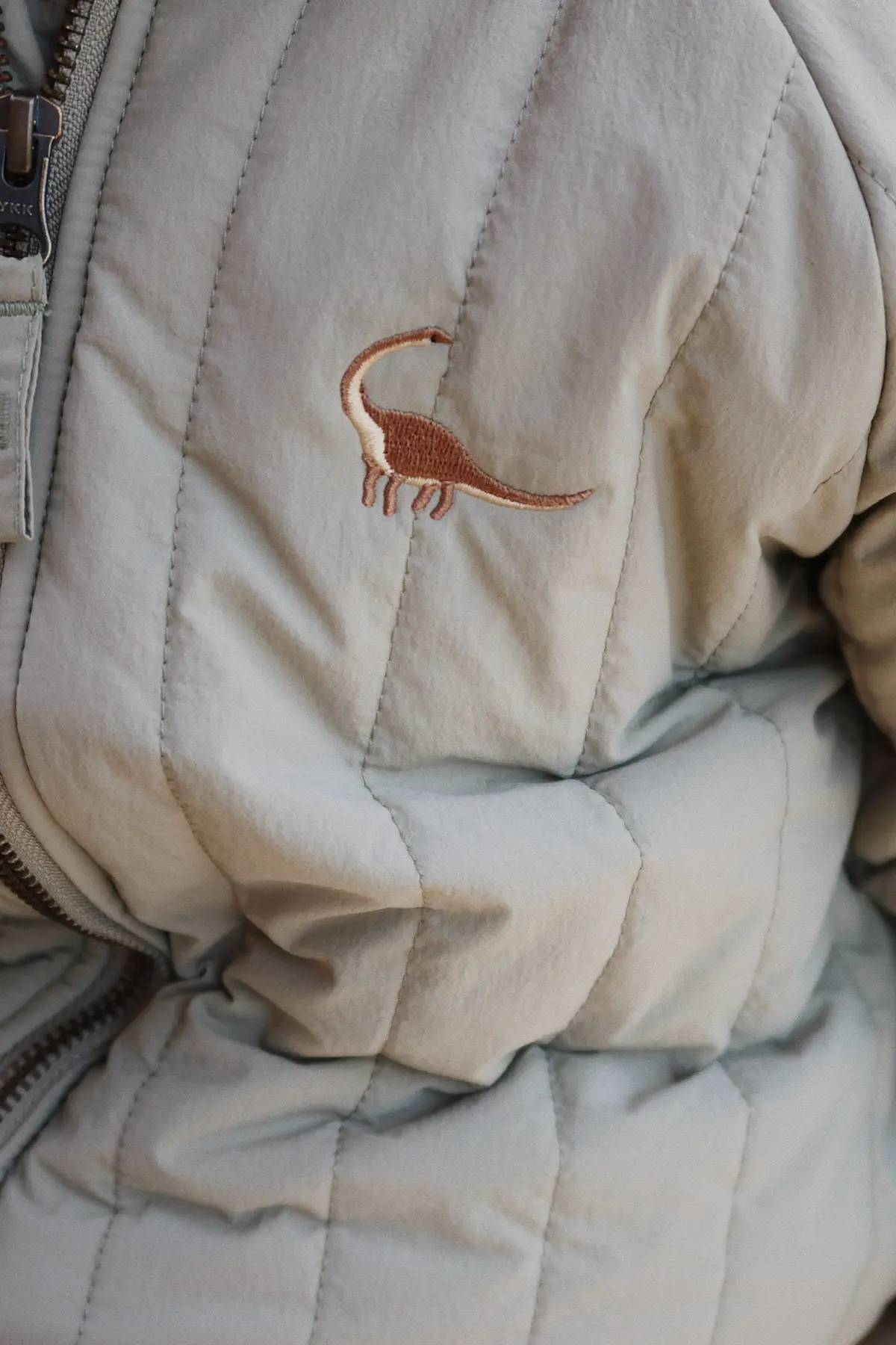 Konges Sløjd Bomberjacke Juno „Laurel Oak / Dino“ Gr. 92 – Bild 8