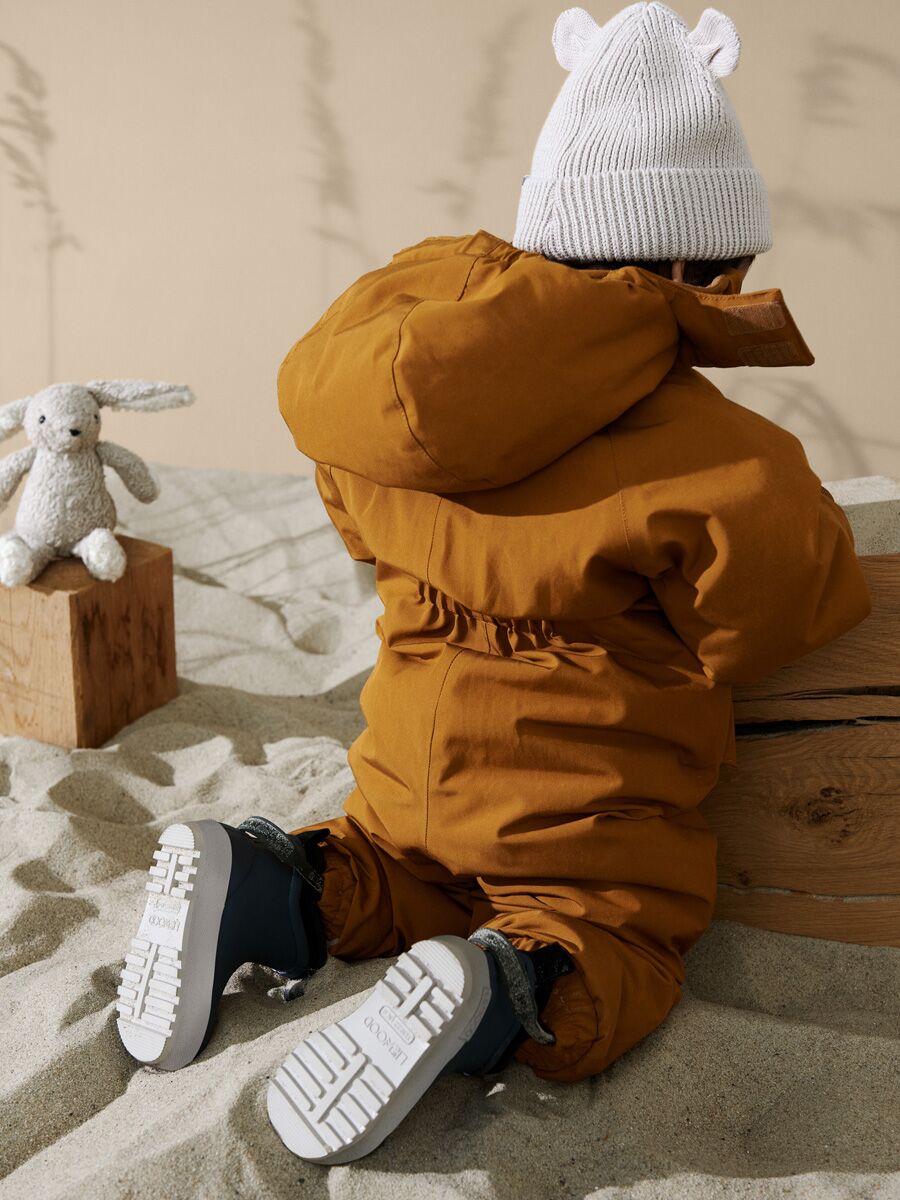 Liewood Sne Schneeanzug für Kinder „Golden caramel“ 07