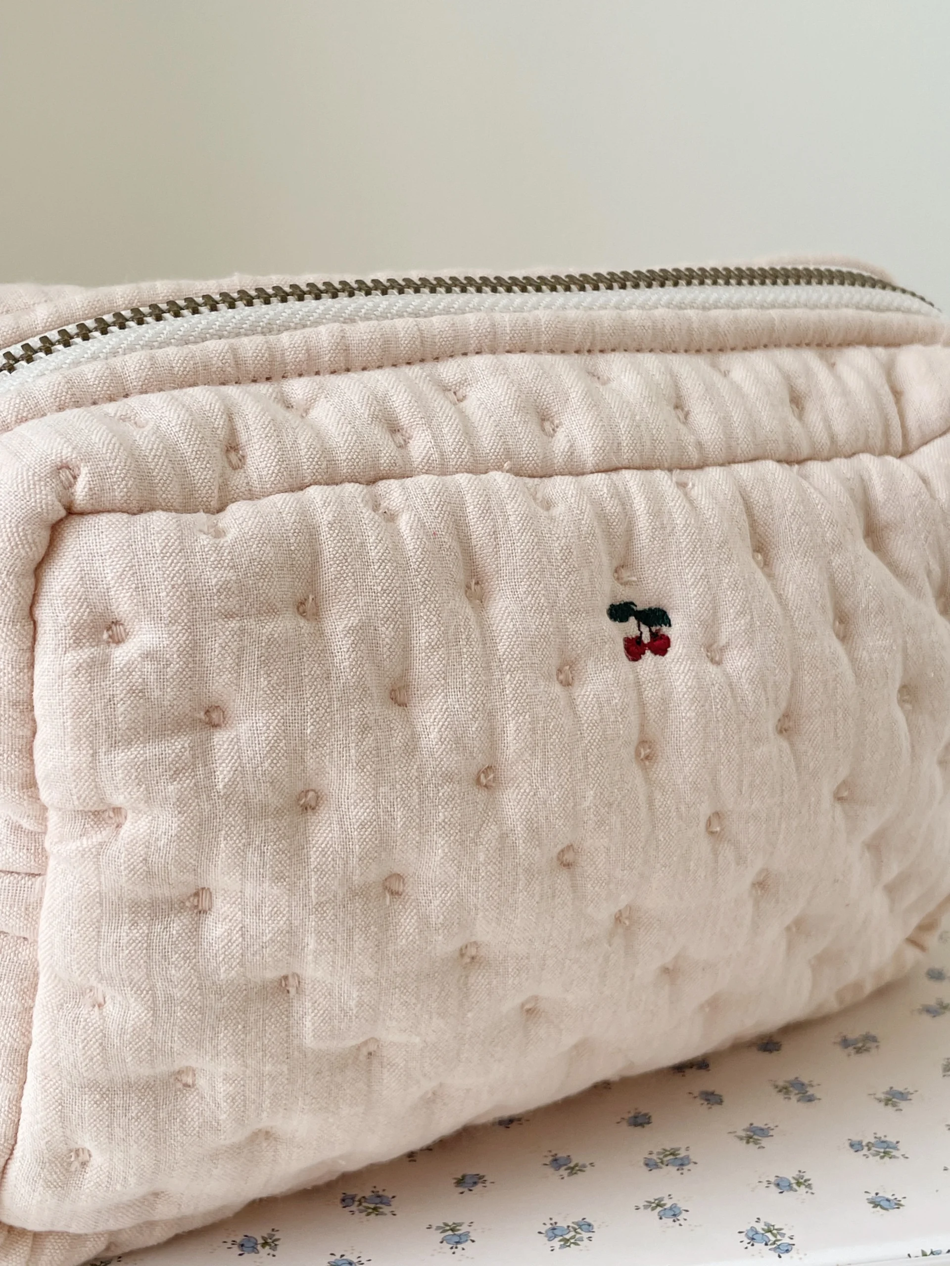 Konges Sløjd Seersucker Kosmetiktasche „Cameo Rose“, 11x17cm